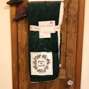 NWT Rae Dunn Christmas throw